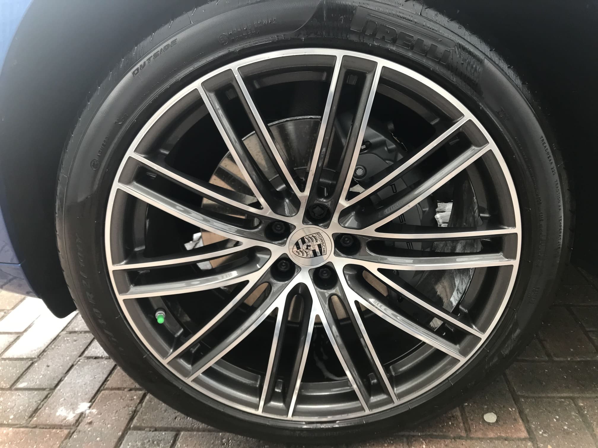 Aston Martin DB11 wash